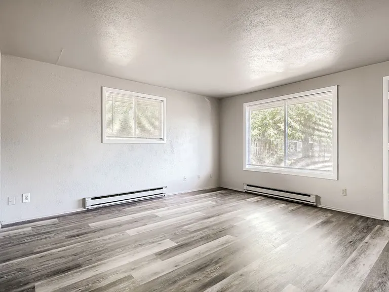 9502 Whitman — Photo 6