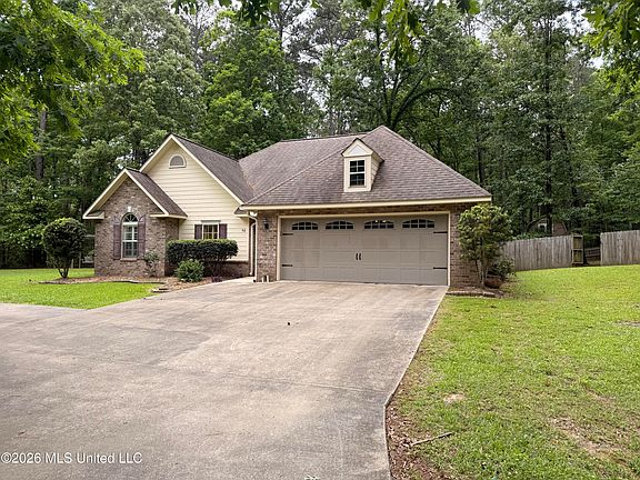 2nd image of 93 Timber Ridge Ln SE