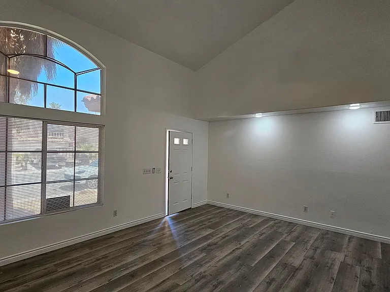 10071 Cheyenne Dawn St — Photo 2