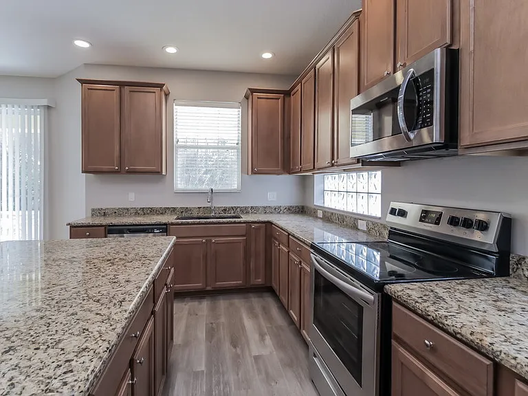9540 Piccadilly Sky Way — Photo 8