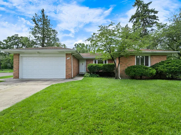 933 Northlawn Ave, East Lansing, MI 48823
