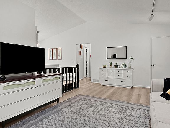 4th image of 4583 Sutton Pl SW