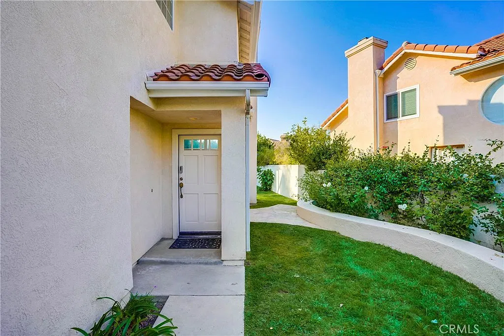3 bed, 1591 sqft, $5,500 — Photo 2