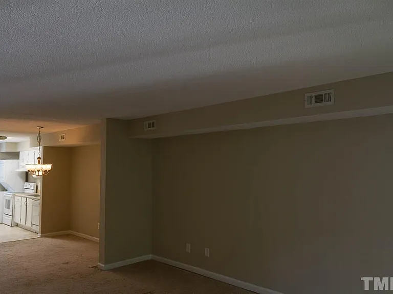 109 Scott Ln #109 — Photo 6