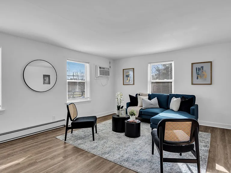Maple Court Apartments — Photo 32