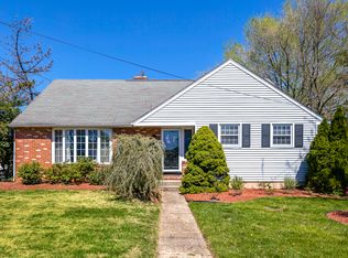 5 Warwick Rd, Stratford, NJ 08084