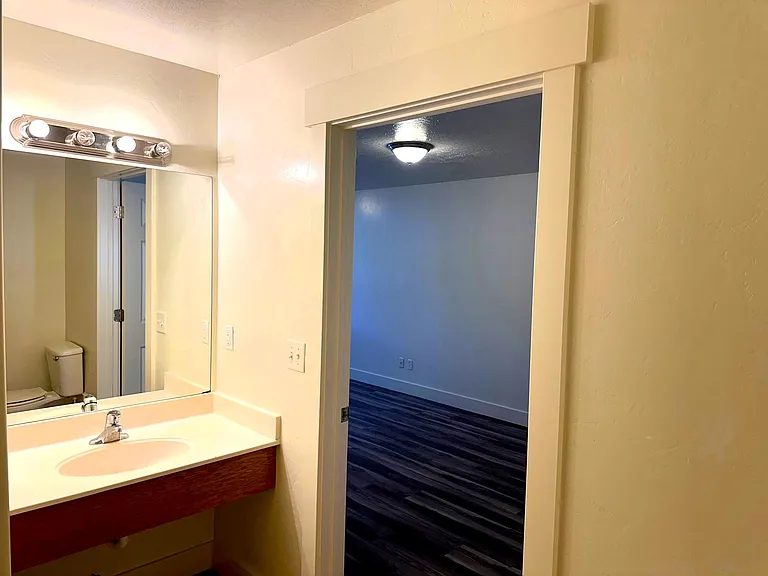 580 S Center St #14 — Photo 23