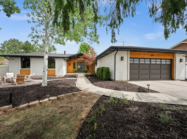 2241 E Somerset Dr S, Salt Lake City, UT 84121