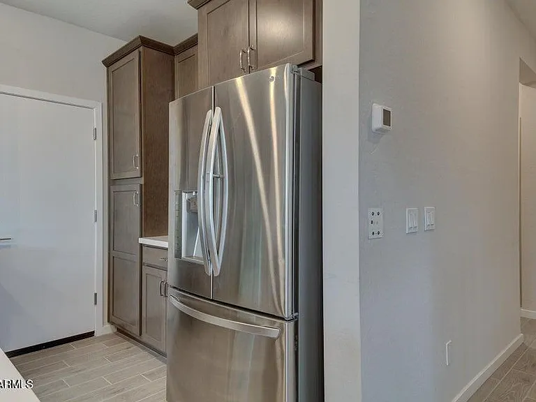 2831 S Central Dr — Photo 9