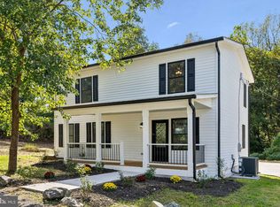 901 Old Walnut St, Capitol Heights, MD 20743