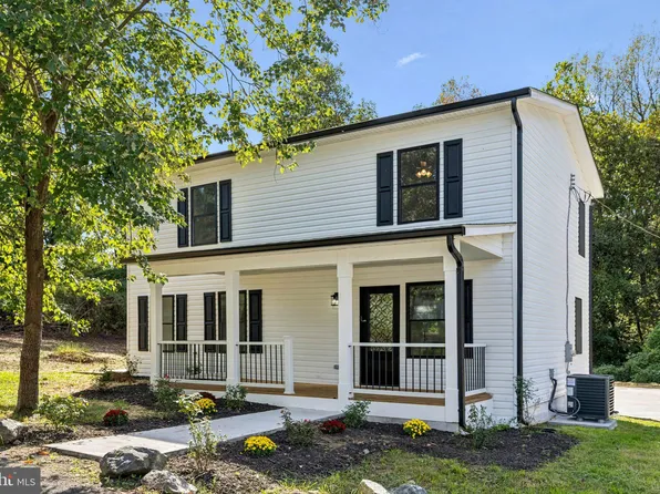 901 Old Walnut St, Capitol Heights, MD 20743