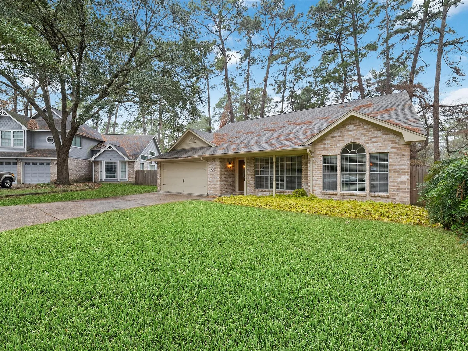 4 bed, 2.0 bath, 1849 sqft, $2,650 — Photo 3