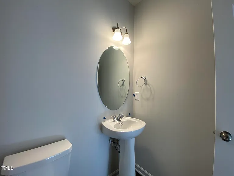 706 Gimari Dr — Photo 9