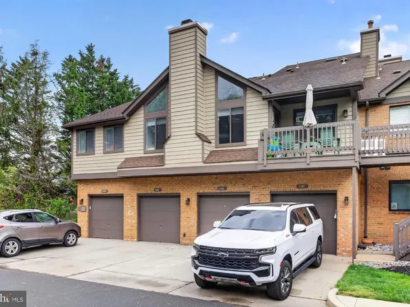 1105 Augusta Cir, Mount Laurel, NJ 08054