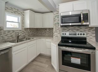 23 Frontenac St, Springfield, MA 01151