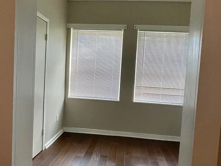 4117 Lafayette Ave #2W — Photo 8