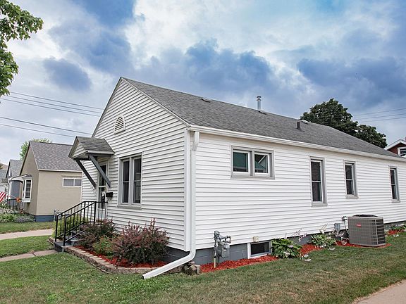 3rd image of 1093 Gale St