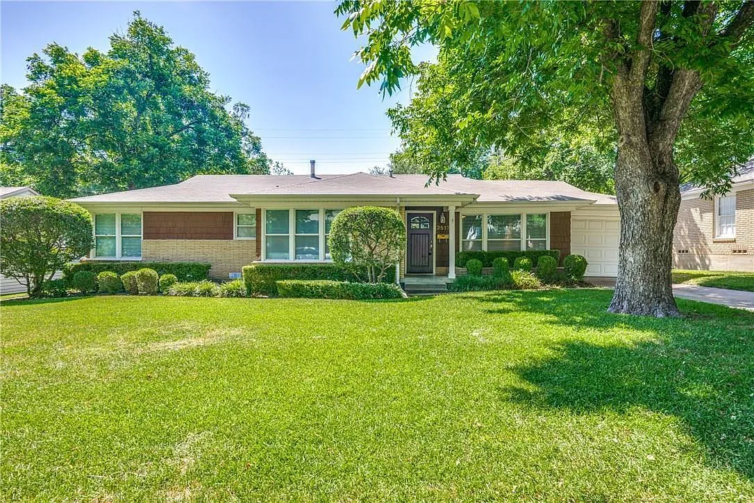 5 bed, 3.0 bath, 2011 sqft, $4,000 — Photo 1