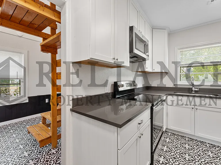 653 Harding St — Photo 19