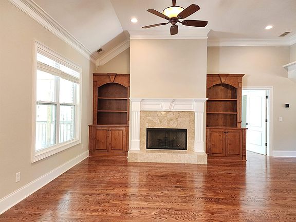 3rd image of 1091 Bouldercrest Way