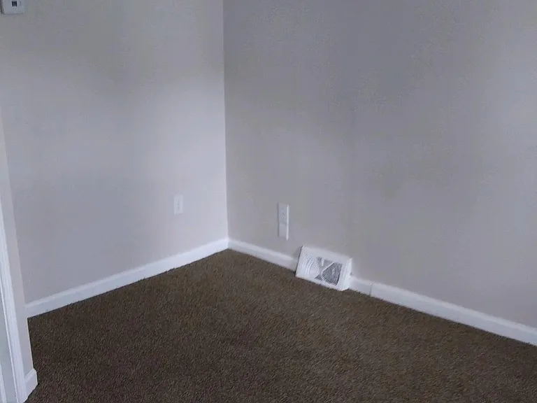 23718 Lambrecht Ave — Photo 15