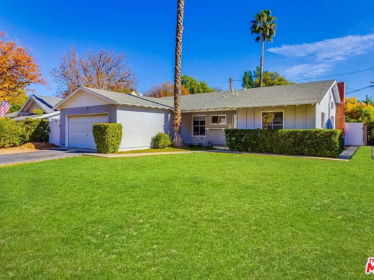 6966 Sedan Ave — Photo 2