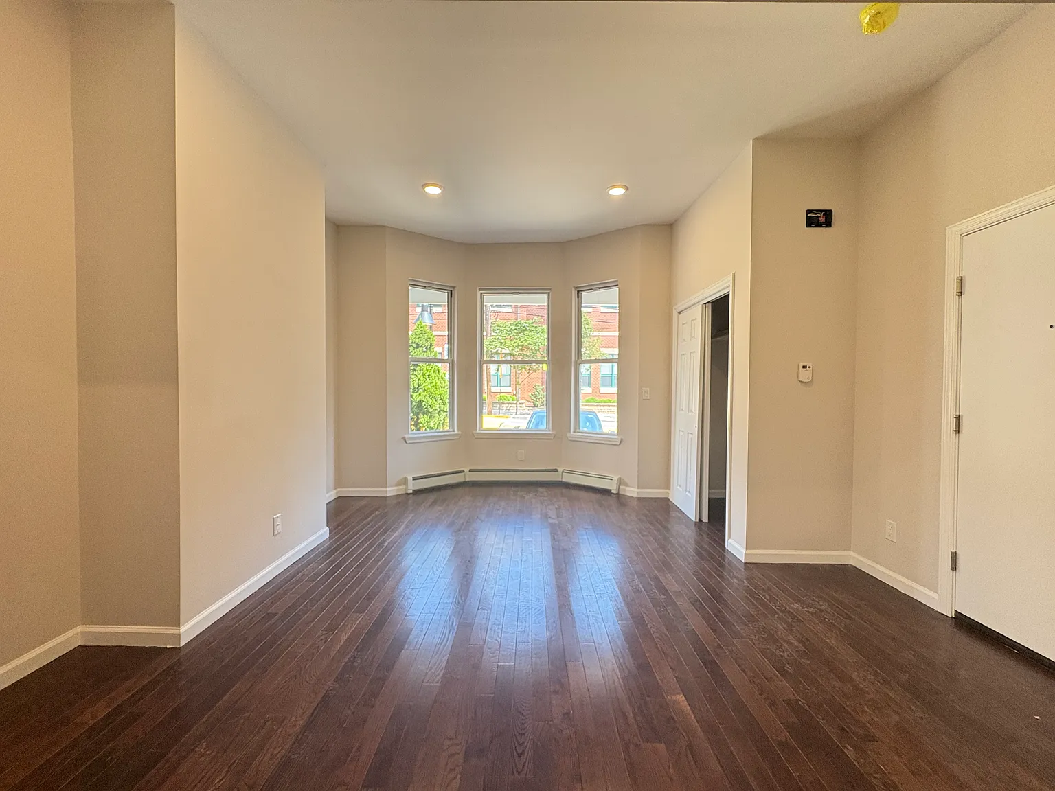 Studio, 500 sqft, $1,800 — Photo 3