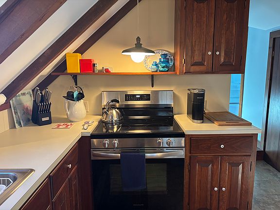 4th image of 197 Shore Rd #1