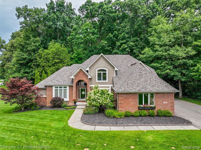 9884 Forest Ridge Dr, Clarkston, MI, 48348
