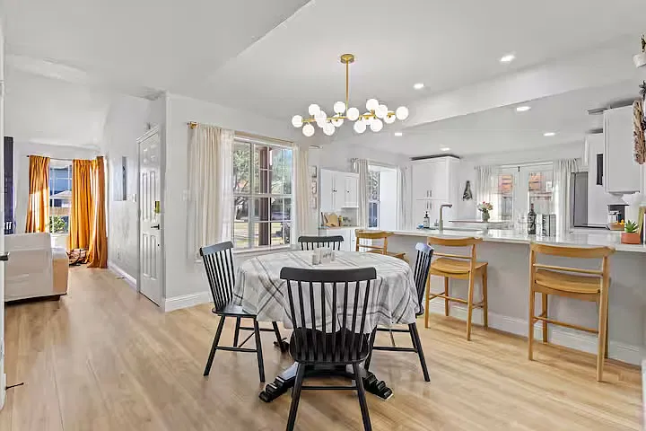 3 bed, 2.5 bath, 1800 sqft, $4,970 — Photo 3
