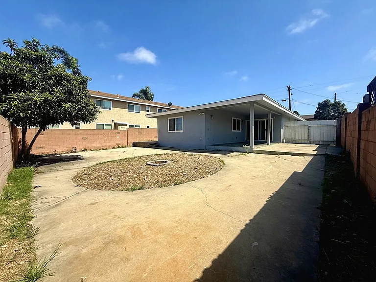 1316 Iris Ave — Photo 10