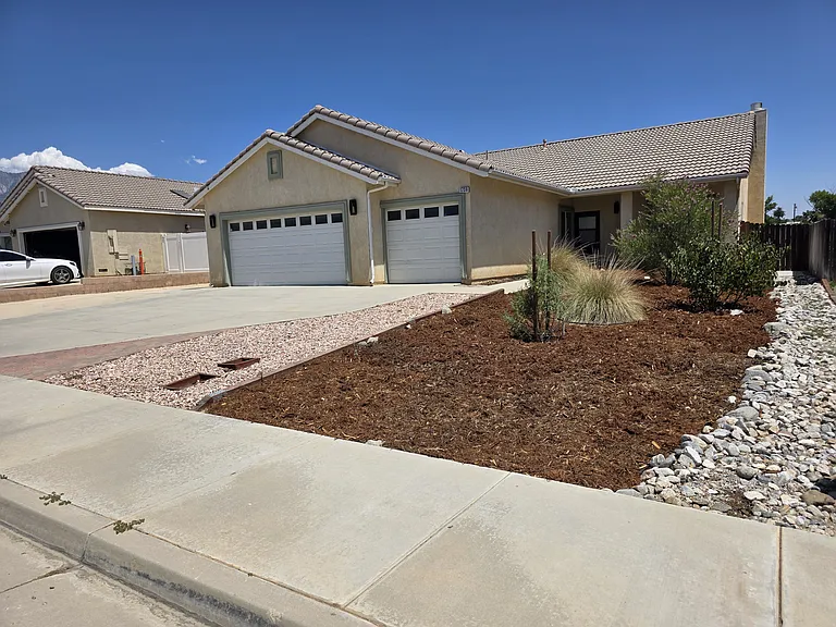 1738 Shane Ln — Photo 1
