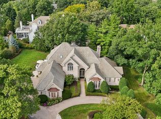 23 Ambriance Dr, Burr Ridge, IL 60527