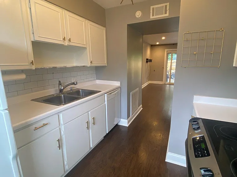 630 Robinwood Dr #630 — Photo 5