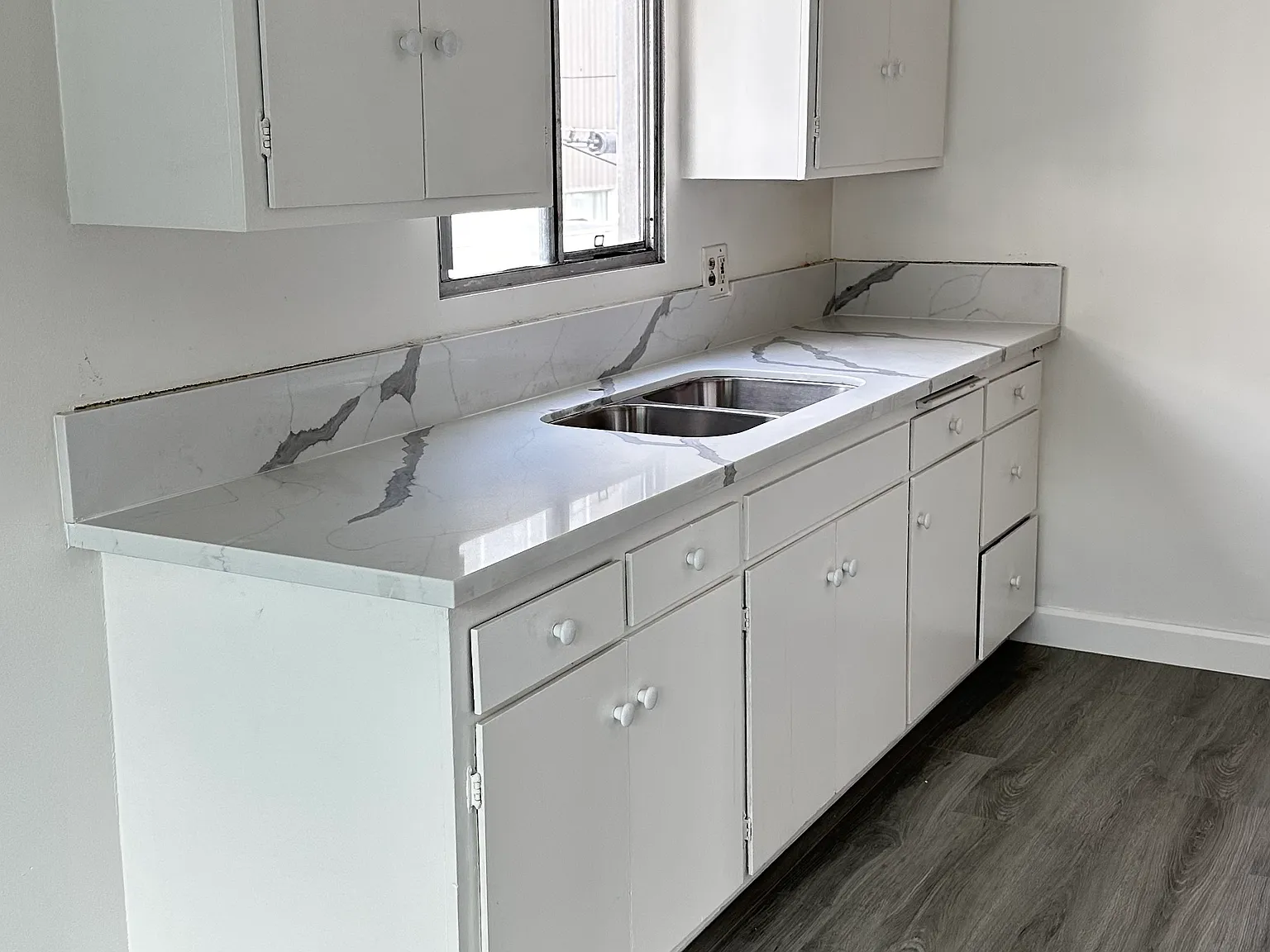 143 S Saint Andrews Pl — Photo 2