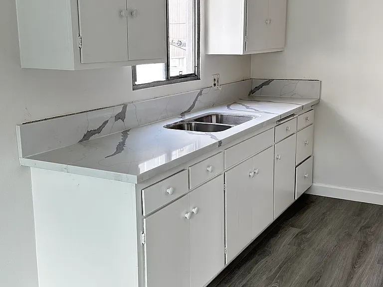 143 S Saint Andrews Pl #7 — Photo 2