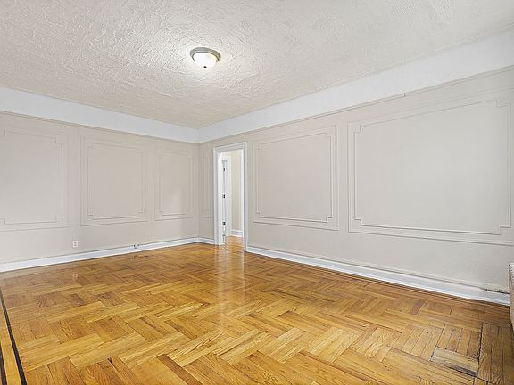 2nd image of 3286 33rd St APT B11