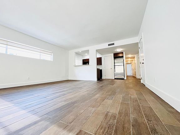 5th image of 999 Bay Dr #941