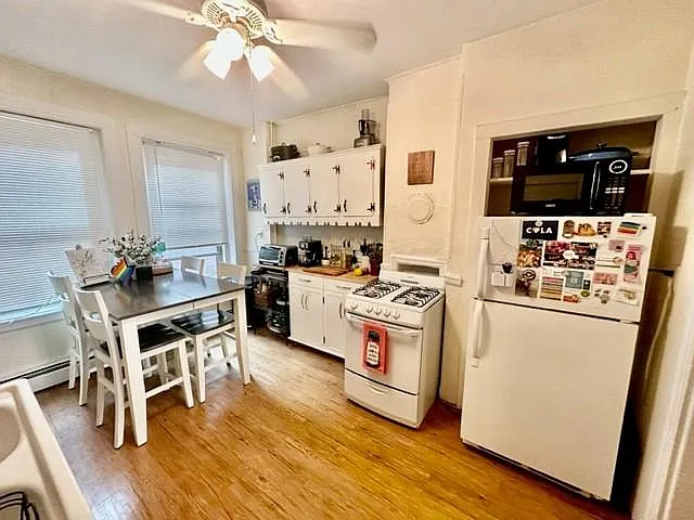 Building Photo - 160 Endicott St #2