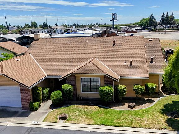 2nd image of 2174 Garden Circle Dr