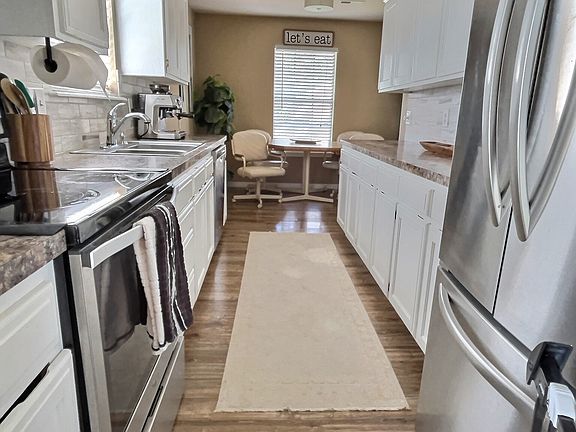 2nd image of 601 Camellia Dr #2B
