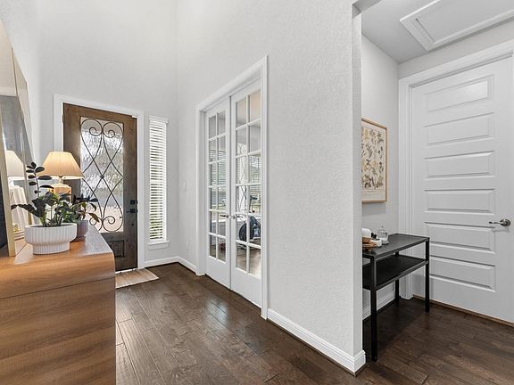 4th image of 2807 Acorn Way