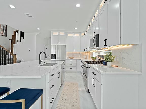 5th image of 6141 Sachse St