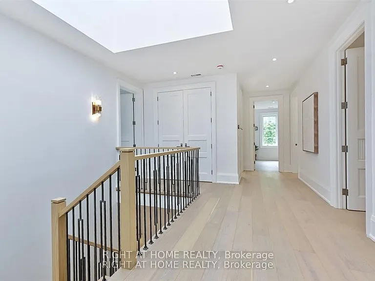 27 Hurlingham Cres — Photo 22
