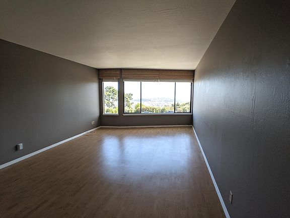 3rd image of 184 Portola Dr APT 102