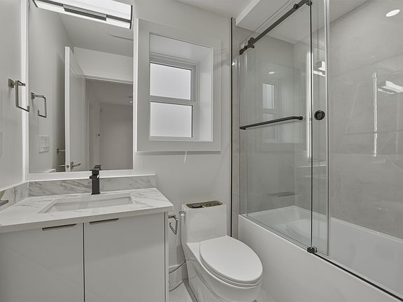 4th image of 3118 W 42nd Ave