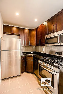 Rented by Jonis Realty | media 14