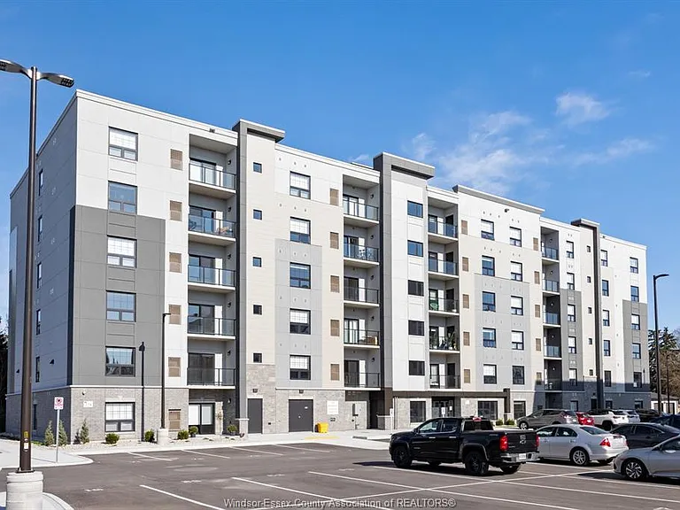 224 Main St E #206 — Photo 1