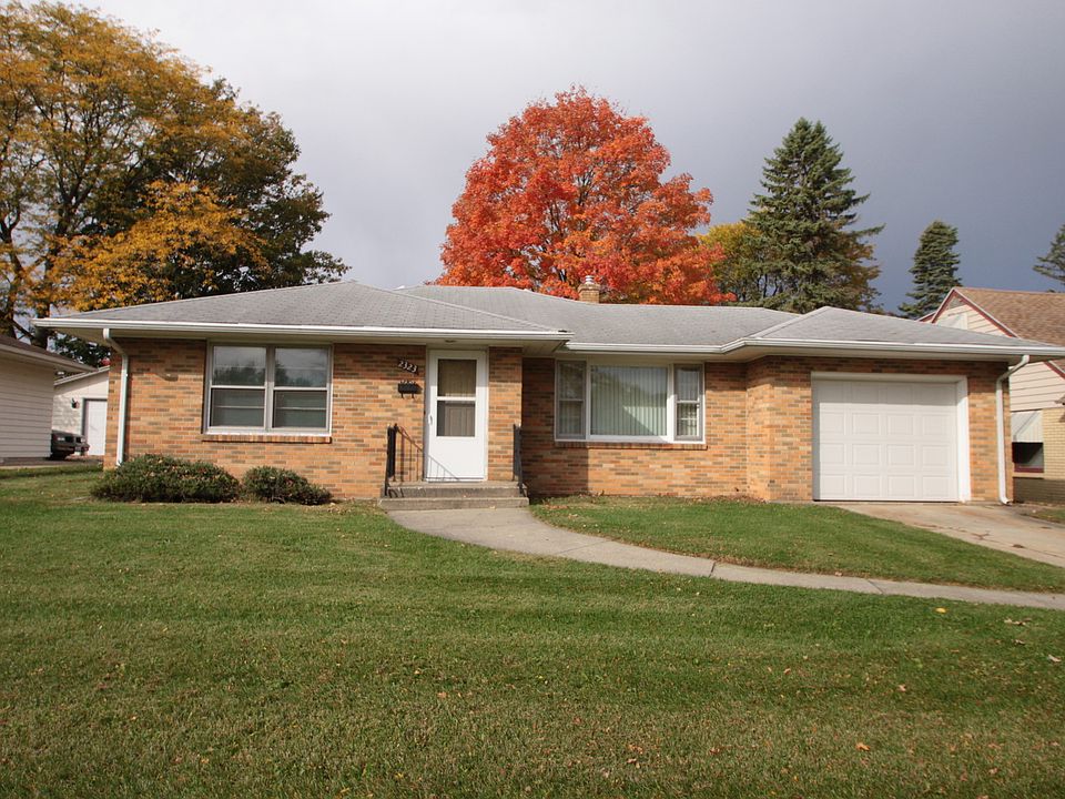 1st image of 2323 Richard Ave