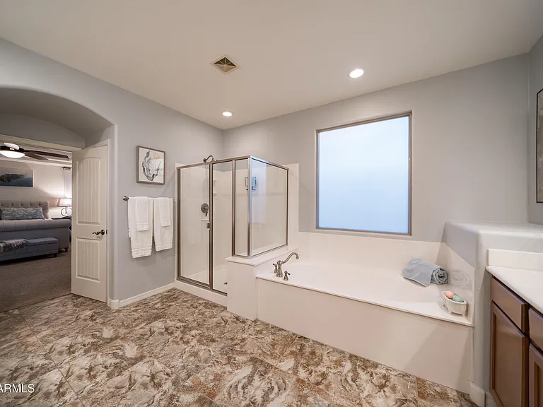 2681 E Hampton Ln — Photo 36